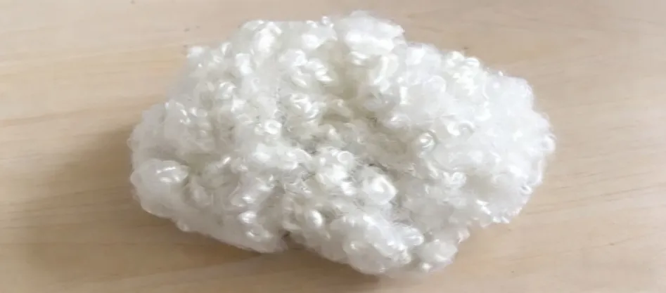 Le polyester est-il une fibre de base ?